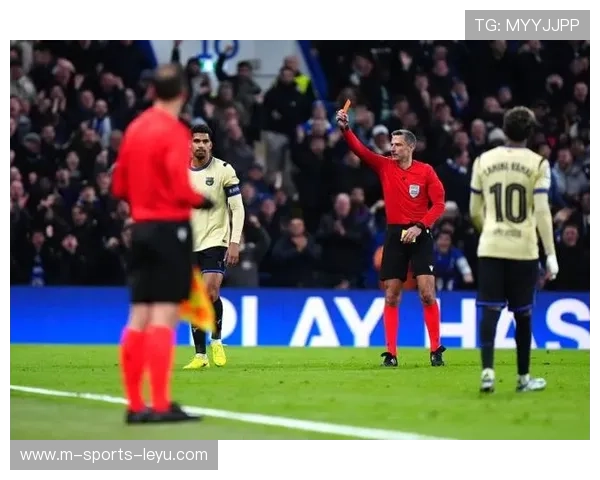 切尔西3球击沉巴萨！阿劳霍红牌成全场转折