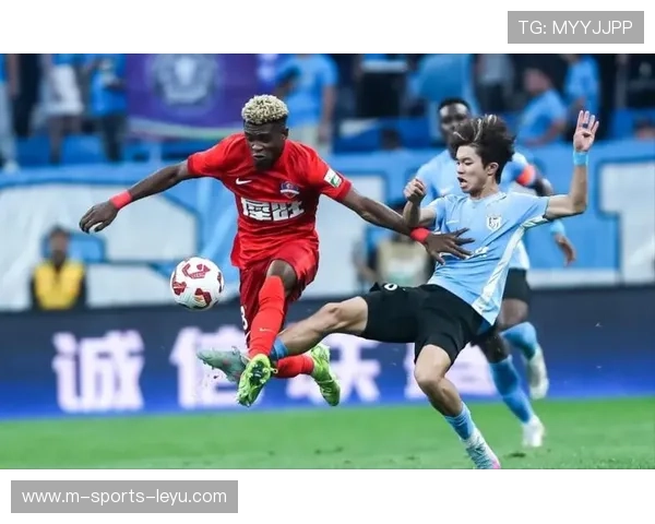 大连朱鹏宇抢戏锋线重组:新星崛起引领球队新篇章 大连朱鹏宇抢戏锋线重组:新星崛起引领球队新篇章